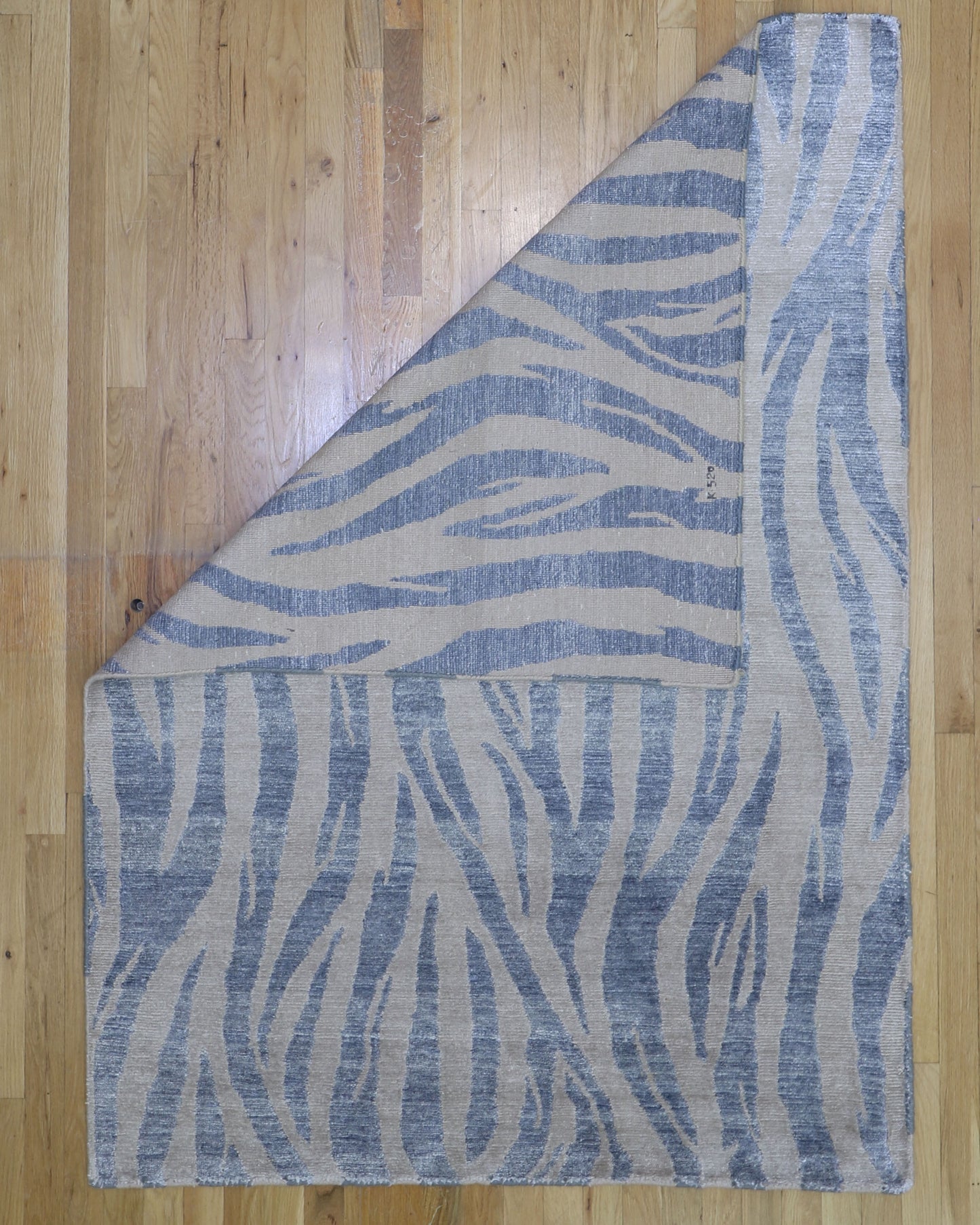 Fine Modern 4' x 5'7 Hand Knotted Silk Rug